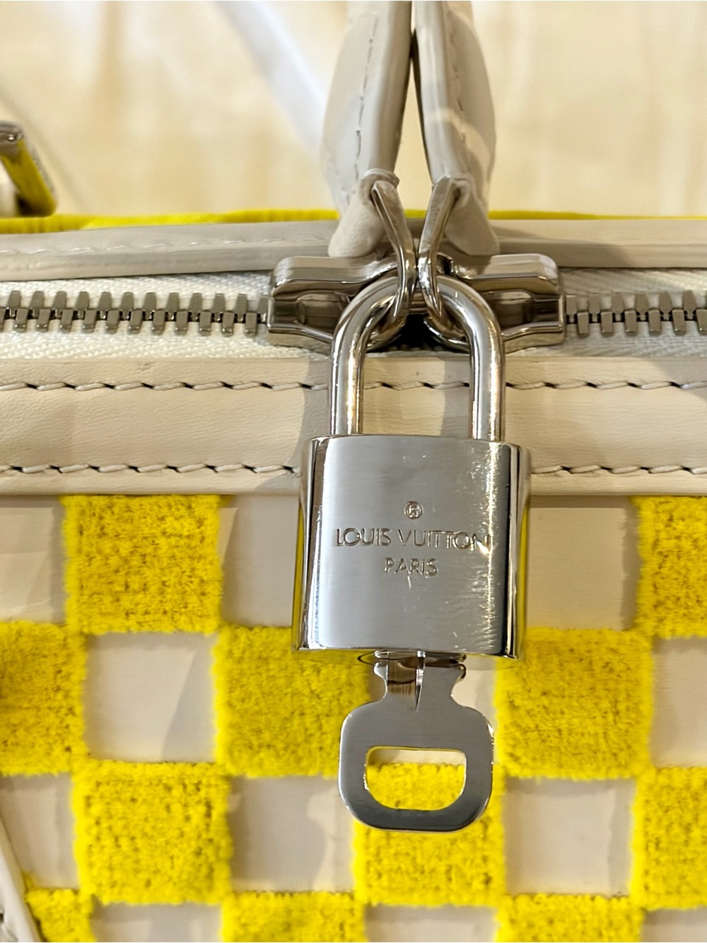 Louis Vuitton 2013 LTD Damier Plush Cube Speedy EastWest, yellow/silver, EUC🦄 - Picture 12 of 17